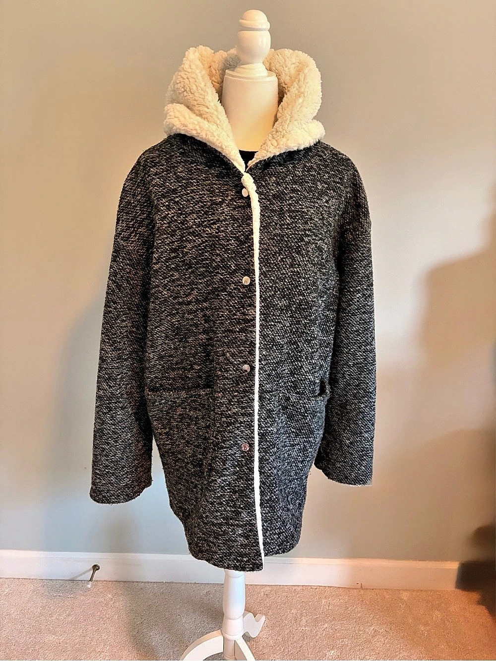PULL&BEAR Sherpa Hooded Jacket in Gray & White Size Medium
